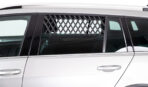 Grilaj Ventilație Auto Trixie, Plastic, 30-110 cm, Negru